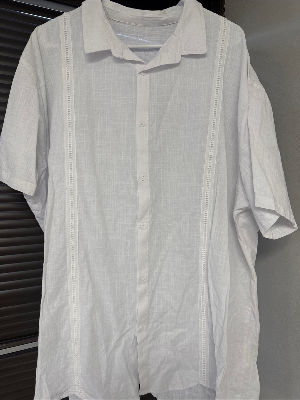 Amazon Men’s White Short-Sleeve Button-Down Shirt